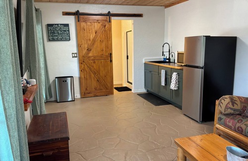 Pinetop-Lakeside Cabin | Lakeside Escape at Rainbow Lake - Waterfront Cabin w/Dock, Hot Tub & Game Room