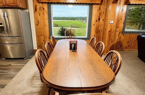 Cornell Cottage | Lakeside Hideaway: Full-Home Retreat on the Remote Boney Falls Basin