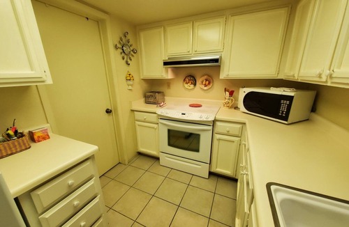 Lake Biltmore Estates Condo | Lakeside Oasis, Centrally Located w/Huge Deck free wifi & Heated Pool