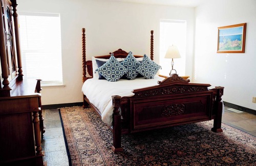 St. Charles Cabin | Lakeside Oasis with Mountain Views