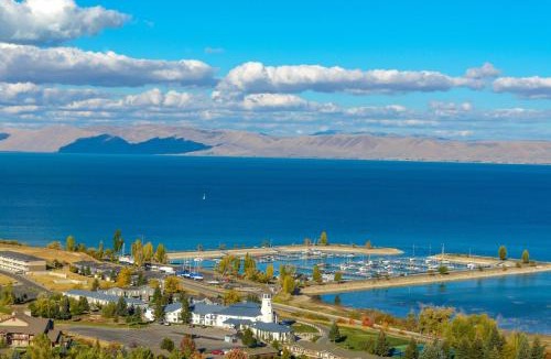 Harbor Village Apartment | Lakeview Condo 941-1