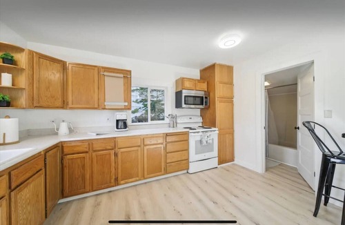 Newman Lake Cottage | Lakeviews and 90' of beach access