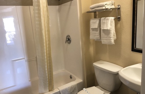 Clearlake Hotel | Lamplighter Motel