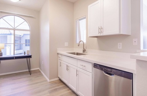 Greenbell Apartment | Landing | Amazing 1BD, Gym, Pool