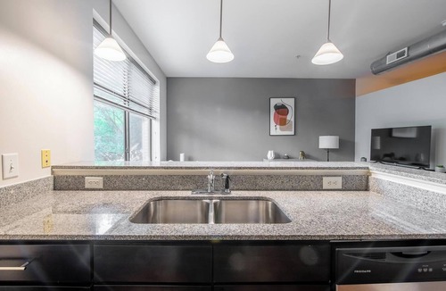 Church Hill Apartment | Landing | Amazing 1BD, Pool, Rooftop Lounge