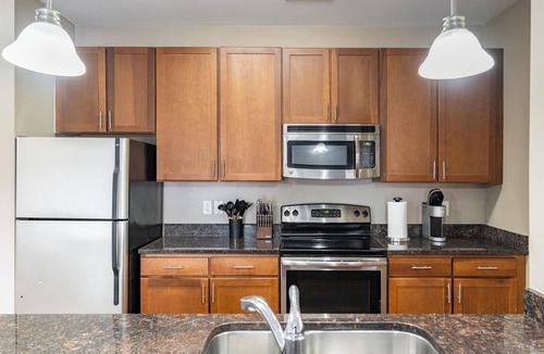 Norfolk Apartment | Landing | Amazing 2BD, Gym, Clubhouse