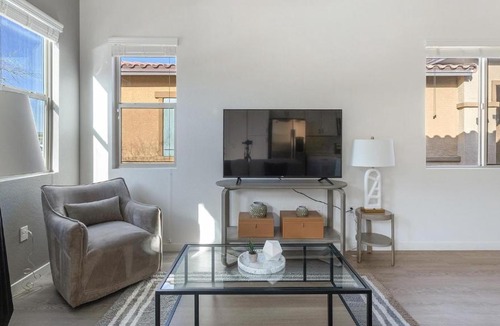 Oro Valley Apartment | Landing Apartments - Linda Vista