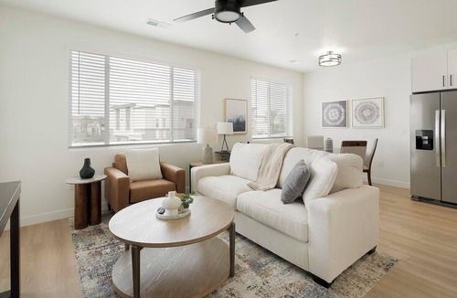 Casa Grande Apartment | Landing | Beautiful 1BD, Clubhouse, Pool