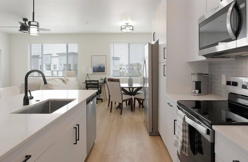 Casa Grande Apartment | Landing | Beautiful 1BD, Clubhouse, Pool