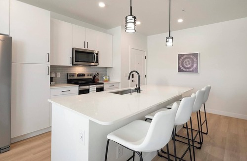 Casa Grande Apartment | Landing | Beautiful 1BD, Clubhouse, Pool