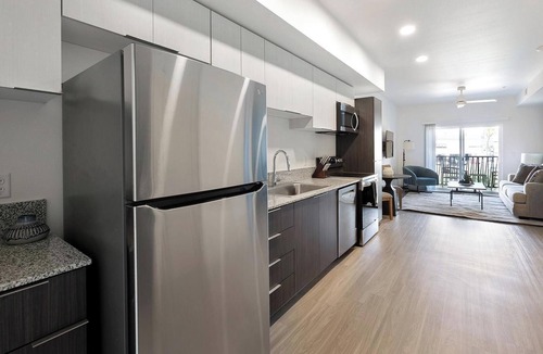 North Mountain Apartment | Landing | Beautiful 1BD, Pool, Gym