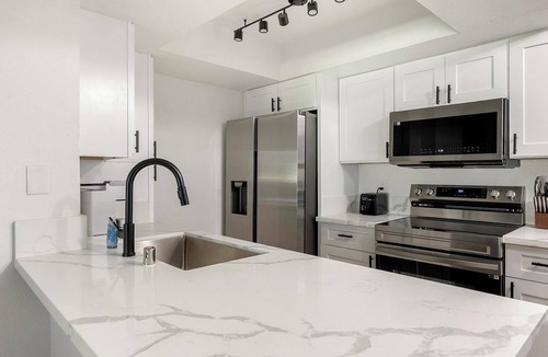 Las Vegas Apartment | Landing | Beautiful 1BD, Courtyard