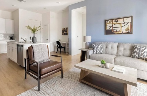 Casas Adobes Apartment | Landing | Beautiful 2BD, Pool