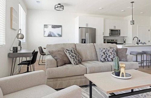 Casa Grande Apartment | Landing | Chic 1BD, Clubhouse, Pool