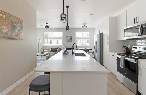 Casa Grande Apartment | Landing | Chic 1BD, Clubhouse, Pool