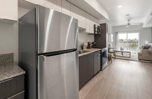 North Mountain Apartment | Landing | Chic 1BD, Gym, Pool