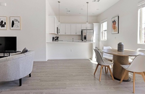Oro Valley Apartment | Landing | Incredible 2BD, Pool