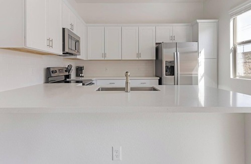 Oro Valley Apartment | Landing | Incredible 2BD, Pool