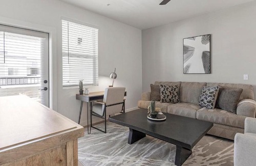 Casa Grande Apartment | Landing Incredible 2BD Pool Gym