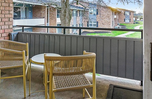 Indianapolis Apartment | Landing | Modern 1BD, Courtyard, Gym