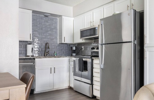 Maryvale Apartment | Landing | Modern 2BD in Maryvale Village