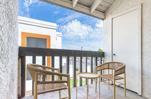 Maryvale Apartment | Landing | Modern 2BD in Maryvale Village