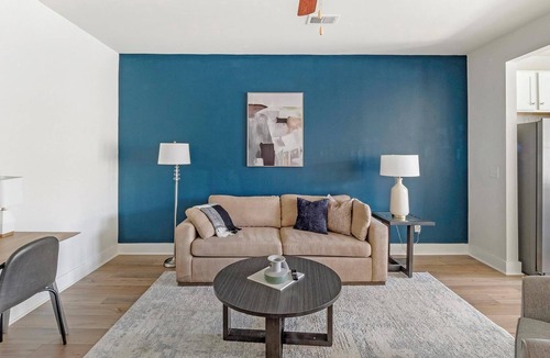 Summerville Apartment | Landing | Modern 3BD, Gym, Yoga Studio