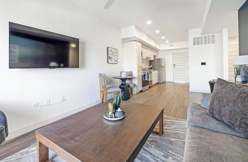 North Mountain Apartment | Landing | Spectacular 1BD, Pool, Gym