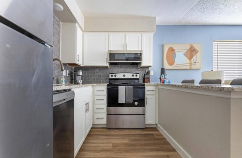 Maryvale Apartment | Landing | Spectacular 1BD in Maryvale Village