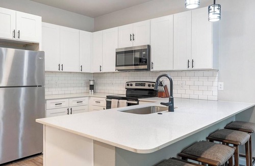 Goodyear Apartment | Landing | Spectacular 2BD, Clubhouse