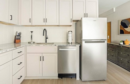 Northeast Raleigh Apartment | Landing | Spectacular Studio, Pool, Gym