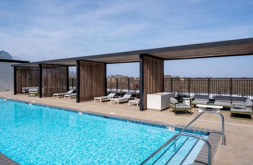 Southwest Raleigh Apartment | Landing | Spectacular Studio in Caraleigh