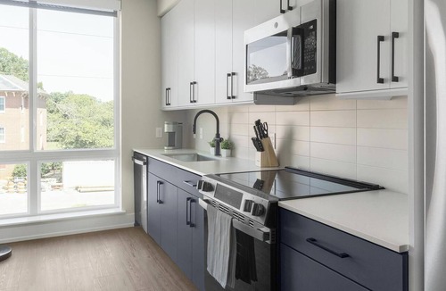 Southwest Raleigh Apartment | Landing | Spectacular Studio in Caraleigh