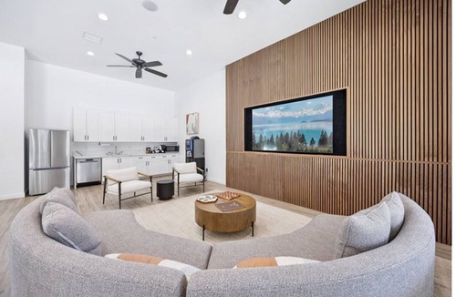 Las Vegas Apartment | Landing | Stunning Studio, Gym, Clubhouse