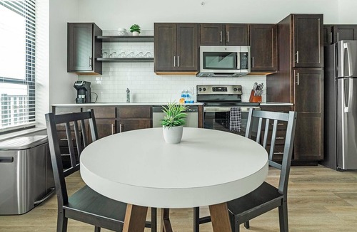 McCordsville Apartment | Landing | Stunning 1BD, Courtyard, Gym