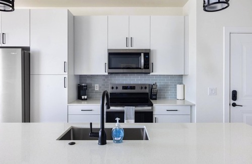 Casa Grande Apartment | Landing | Stunning 1BD, Clubhouse, Pool