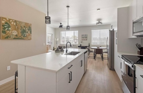 Casa Grande Apartment | Landing | Stunning 1BD, Pool, Gym