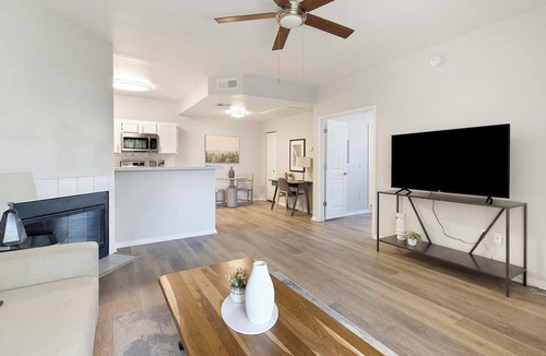 Greenbell Apartment | Landing | Stunning 1BD, Gym, Pool