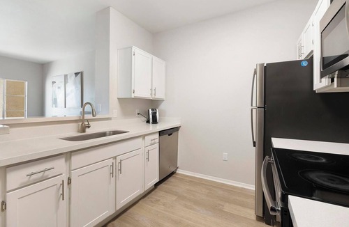 Greenbell Apartment | Landing | Stunning 1BD, Gym, Pool