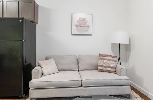 Church Hill Apartment | Landing | Stunning 1BD, Rooftop Lounge, Pool