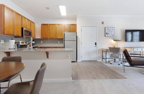 Hillsborough Apartment | Landing | Stunning 2BD, Gym, Clubhouse