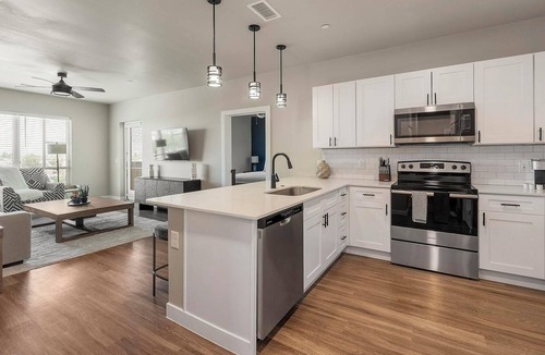 Goodyear Apartment | Landing | Stunning 2BD, Clubhouse