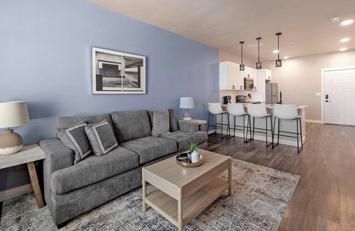 Goodyear Apartment | Landing | Stunning 2BD, Clubhouse