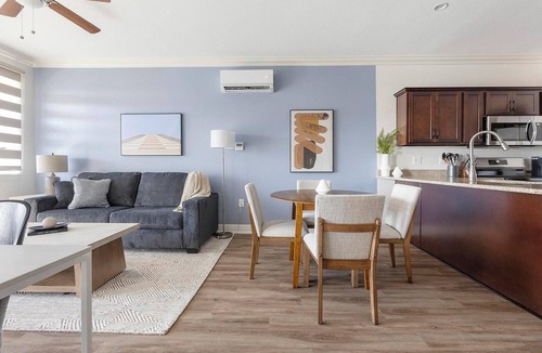 Johnstown Apartment | Landing | Stunning 2BD, Gym, Yoga Studio