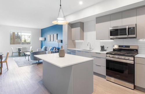 Rhodes Ranch Apartment | Landing | Stunning 1BD, Courtyard, Clubhouse