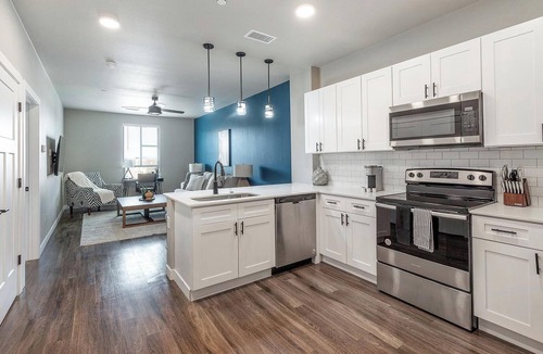 Goodyear Apartment | Landing | Stylish 1BD, Clubhouse