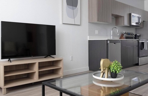 Goodyear Apartment | Landing | Stylish 1BD, Game Room, Yoga Studio