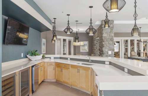 Norfolk Apartment | Landing | Stylish 1BD, Gym, Clubhouse