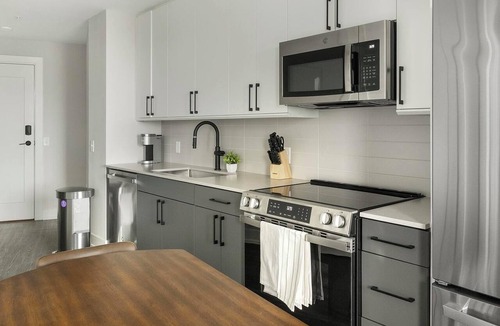 Southwest Raleigh Apartment | Landing | Stylish 1BD in Caraleigh