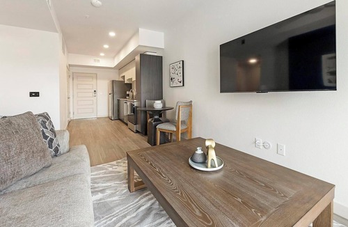 North Mountain Apartment | Landing | Stylish 1BD, Pool, Gym